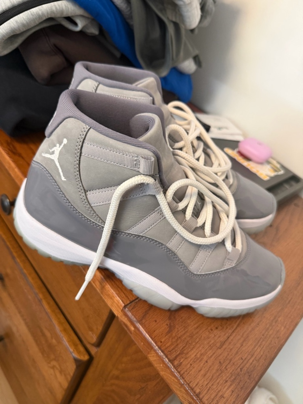 Jordan High-Top Sneaker in Gray